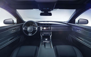 Prima imagine cu interiorul noii generații Jaguar XF, rivalul lui BMW Seria 5