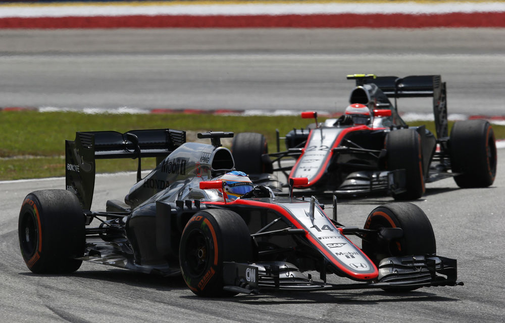 Alonso şi Button, surprinşi că au luptat cu Red Bull în Malaysia - Poza 1