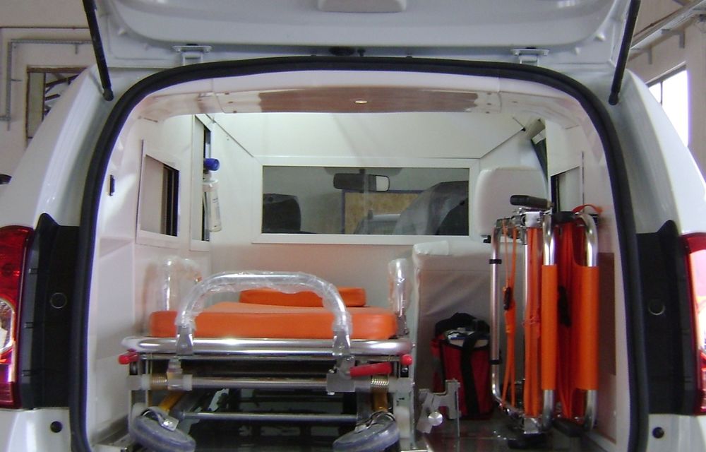 Dacia a început livrarea primelor ambulanţe bazate pe Duster - Poza 3