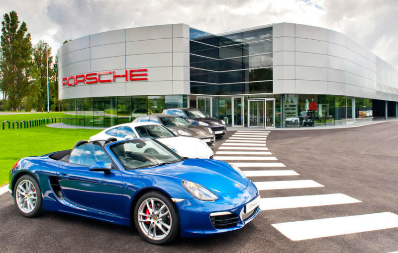Porsche elimină preţurile pentru maşinile sale: ”Vom lăsa clienţii să plătească după cum îi lasă inima” - Poza 1