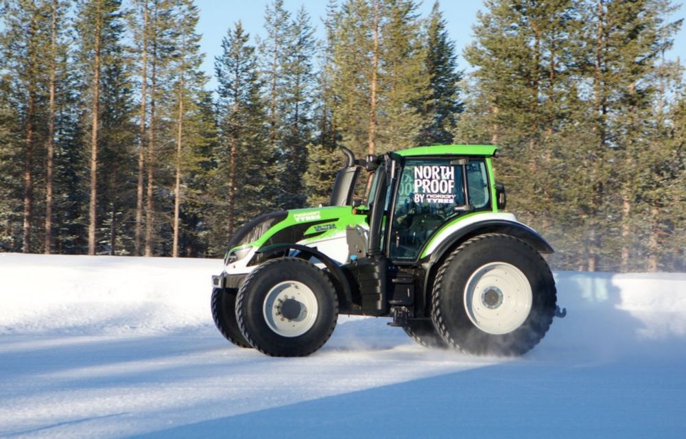Nokian a stabilit un nou record de viteză: 130 km/h pe zăpadă cu Juha Kankkunen la volanul unui tractor - Poza 1
