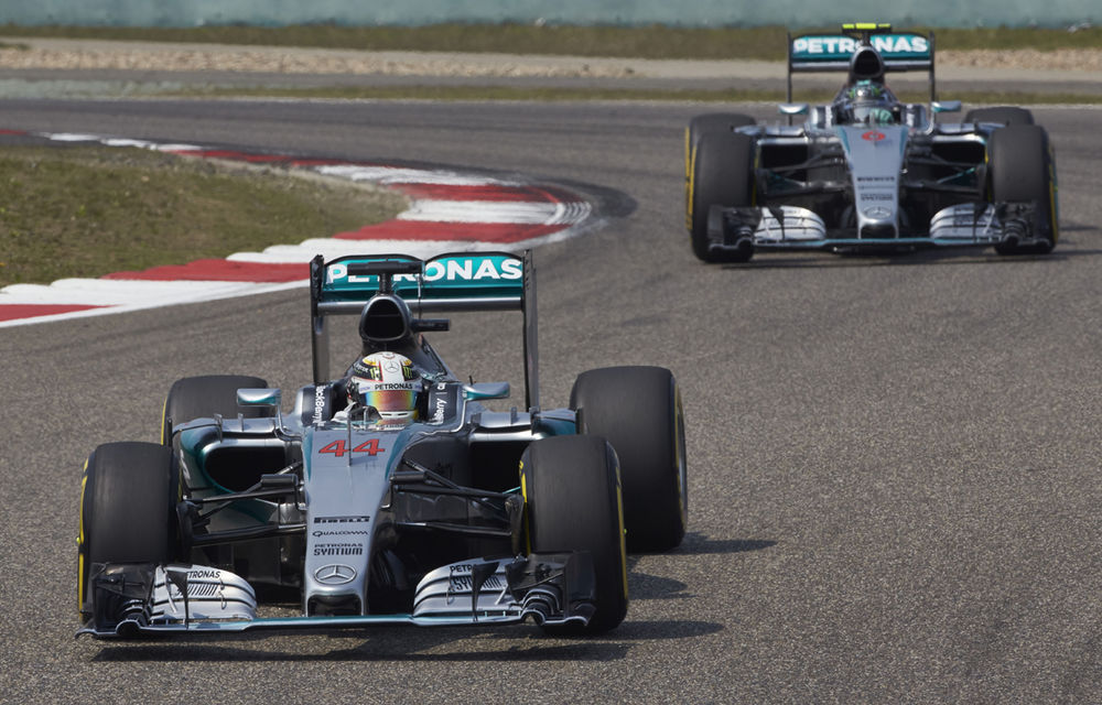 Vettel: &quot;O coliziune pe circuit între Hamilton şi Rosberg ar fi binevenită&quot; - Poza 1
