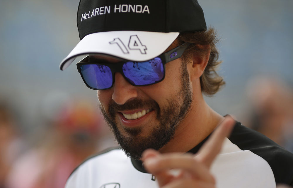Hamilton: &quot;Ar fi un dezastru ca Alonso să nu mai câştige niciun titlu&quot; - Poza 1
