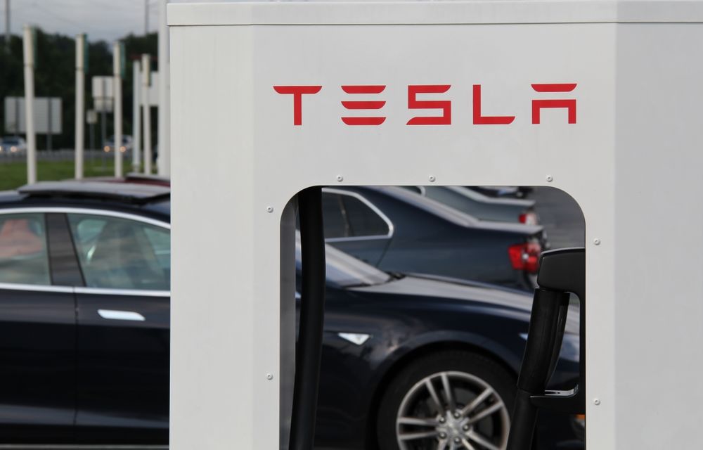 Tesla intenţionează să instaleze trei încărcătoare rapide în România în 2016 - Poza 6