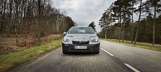 Opel Astra primeşte o nouă generaţie: primele imagini ale noului model - Poza 8