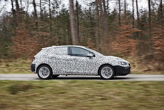 Opel Astra primeşte o nouă generaţie: primele imagini ale noului model - Poza 5