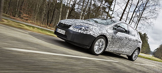 Opel Astra primeşte o nouă generaţie: primele imagini ale noului model - Poza 13
