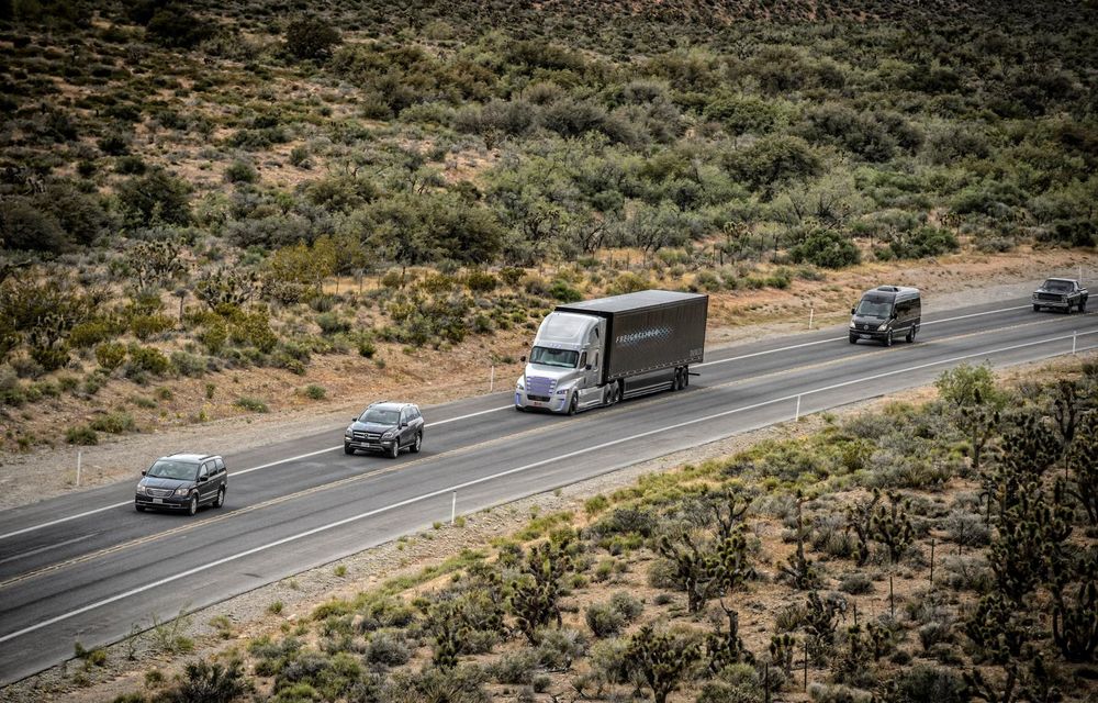 Freightliner Inspiration Truck: primul camion autonom din lume cu drept de rulare pe drumurile publice - Poza 5