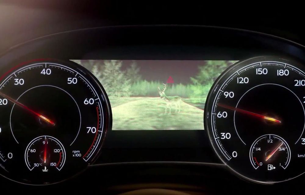 Bentley dezvăluie parţial interiorul primului său SUV într-un teaser - Poza 6