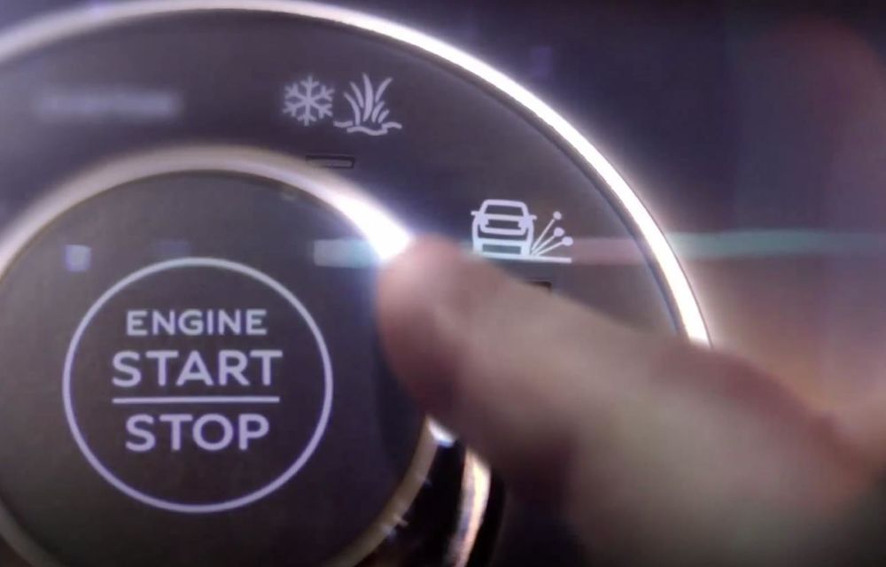 Bentley dezvăluie parţial interiorul primului său SUV într-un teaser - Poza 2