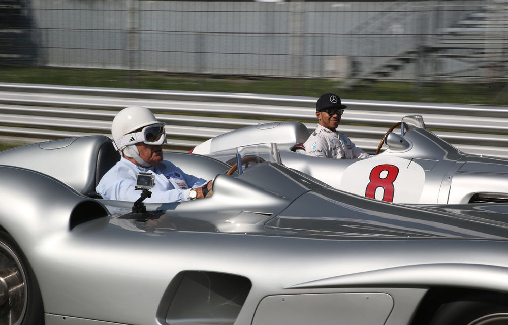 Hamilton a pilotat un Mercedes W196 din 1955 la Monza: &quot;M-am simţit ca Fangio&quot; - Poza 4