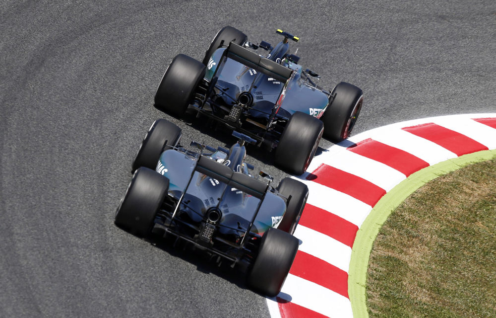 Hamilton şi Rosberg aleg alternativ cine pleacă primul de la boxe în calificări - Poza 1