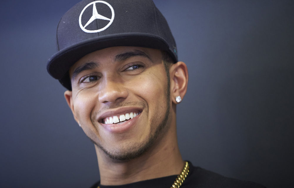 Hamilton şi-a prelungit contractul cu Mercedes până în 2018 - Poza 1