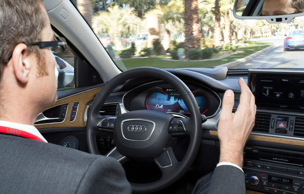 Viitorul Audi A8 va avea ecran OLED, se va conduce singur şi va recunoaşte gesturile - Poza 2