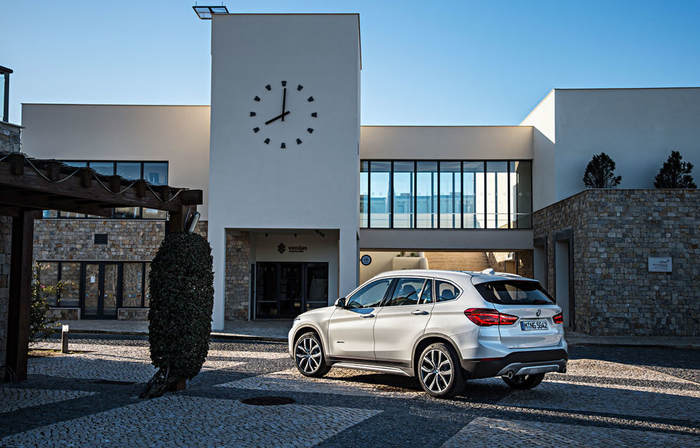 BMW X1 ajunge la a doua generaţie: mai mare, mai încăpător şi cu tracţiune faţă şi integrală - Poza 22