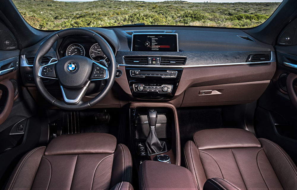 BMW X1 ajunge la a doua generaţie: mai mare, mai încăpător şi cu tracţiune faţă şi integrală - Poza 44