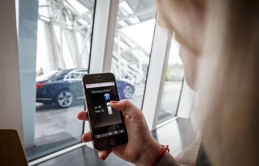 Mercedes-Benz și Bosch lucrează la un sistem de parcare autonom comandat prin smartphone - Poza 1