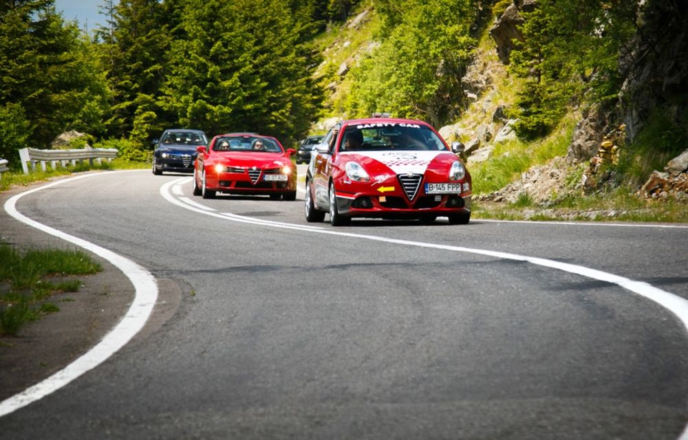 Alfa Fest, întrunirea anuală a pasionaților mărcii italiene, a adunat 100 de mașini pe Transfăgărșan - Poza 2