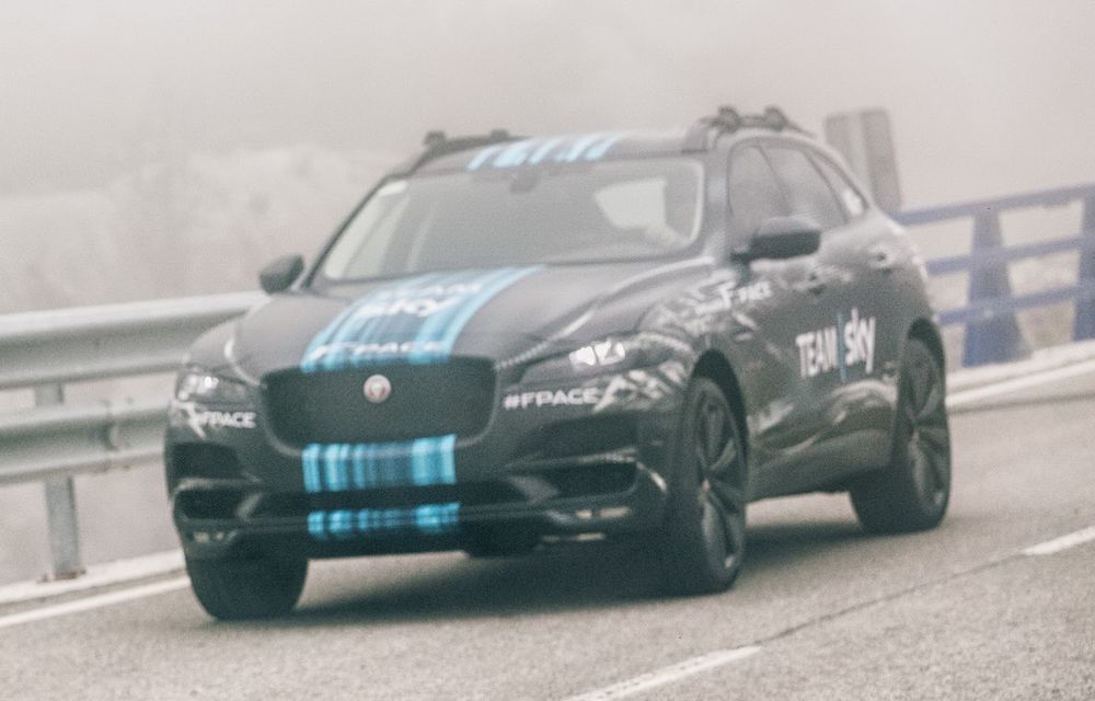 Un prototip al SUV-ului Jaguar F-Pace va debuta ca mașină de asistență la Turul Franței - Poza 7