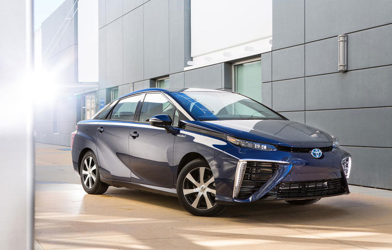 Toyota Mirai: un plin de hidrogen asigură o autonomie de peste 500 de kilometri - Poza 1