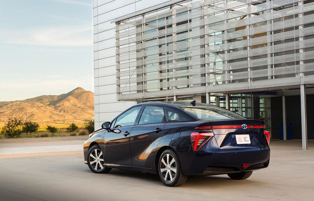Toyota Mirai: un plin de hidrogen asigură o autonomie de peste 500 de kilometri - Poza 2
