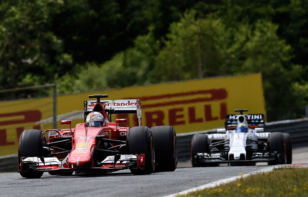 Ecclestone propune blocarea dezvoltării motoarelor de către Mercedes şi Ferrari - Poza 1