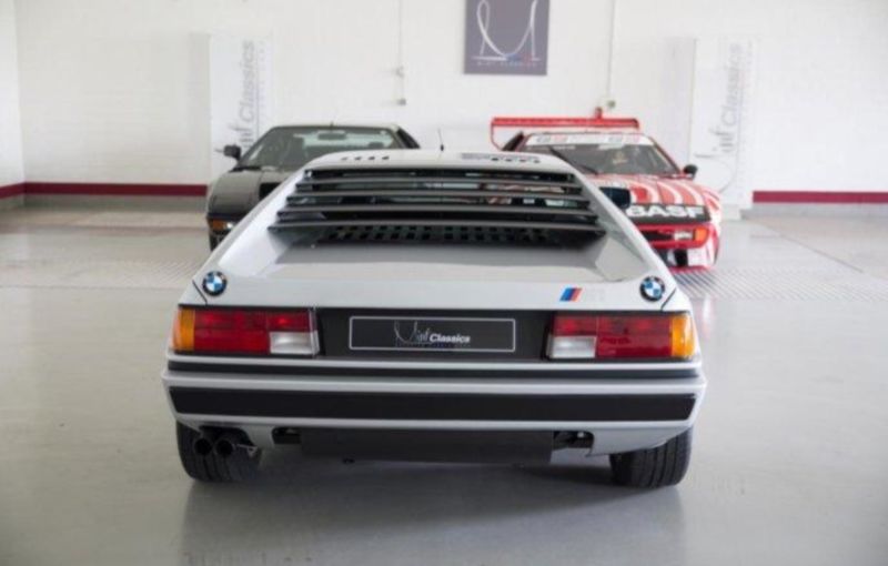 Legendarul BMW M1 se vinde pentru un milion de dolari - Poza 2
