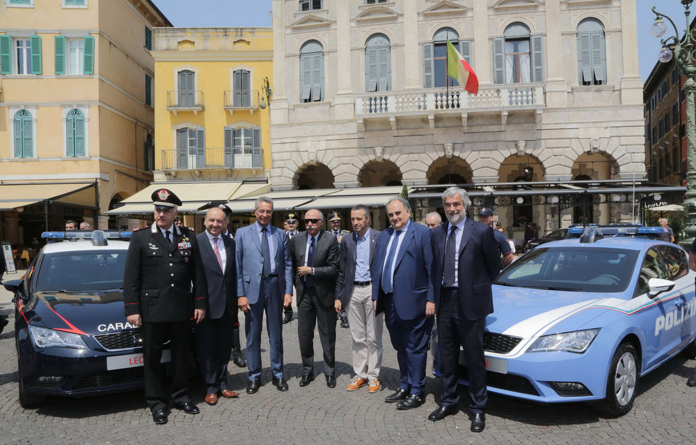 Poliția italiană trădează industria auto locală: forțele de ordine vor conduce 4000 de exemplare Seat Leon - Poza 4