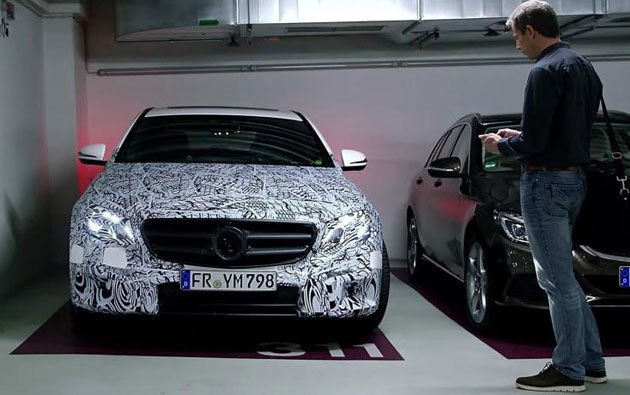 Viitoarea generație Mercedes E-Klasse va putea fi parcată cu ajutorul telefonului mobil - Poza 1