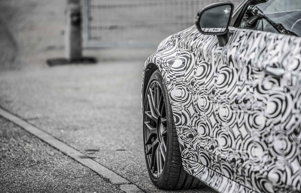 Mercedes-AMG aprinde curiozitatea fanilor cu imaginile unui nou model sportiv - Poza 1