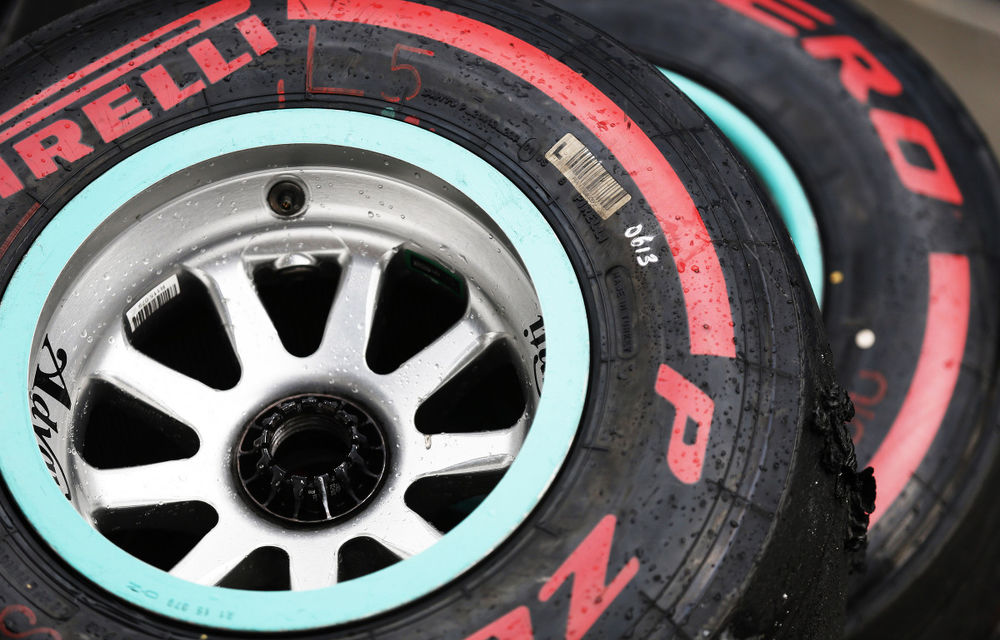 Pirelli va schimba compoziţiile pneurilor pentru a garanta 2-3 opriri pe cursă în 2016 - Poza 1