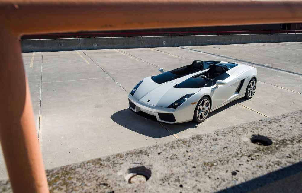 Unicul Lamborghini Concept S va fi scos la licitație pentru aproape trei milioane de dolari - Poza 2