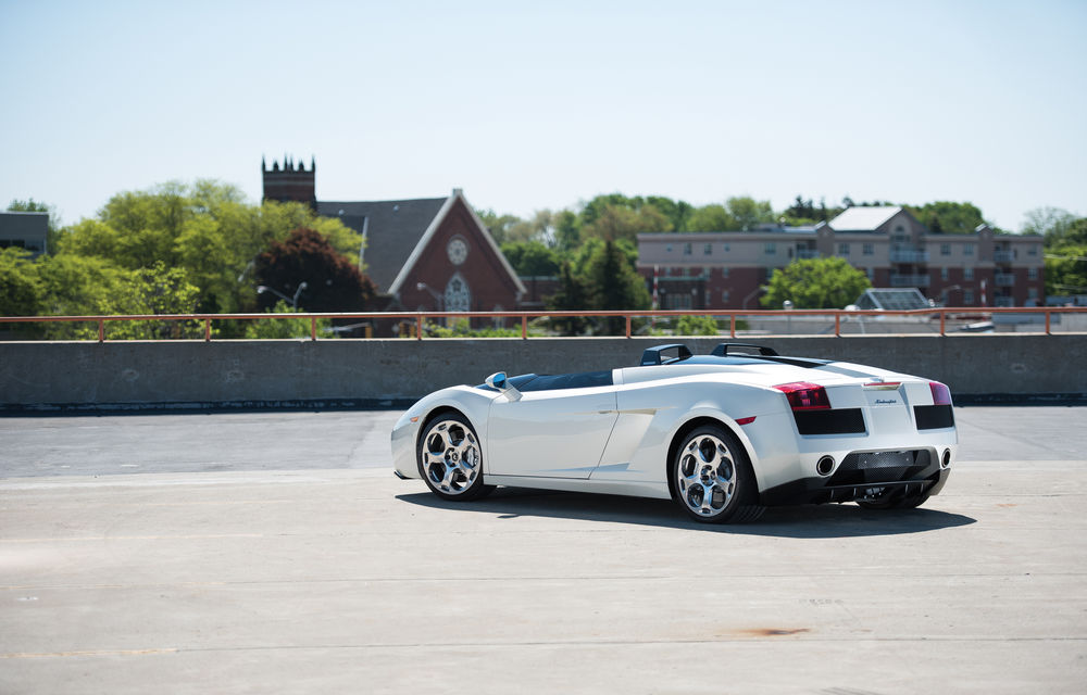 Unicul Lamborghini Concept S va fi scos la licitație pentru aproape trei milioane de dolari - Poza 3