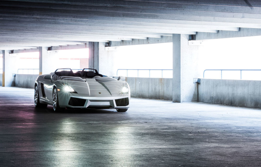 Unicul Lamborghini Concept S va fi scos la licitație pentru aproape trei milioane de dolari - Poza 6