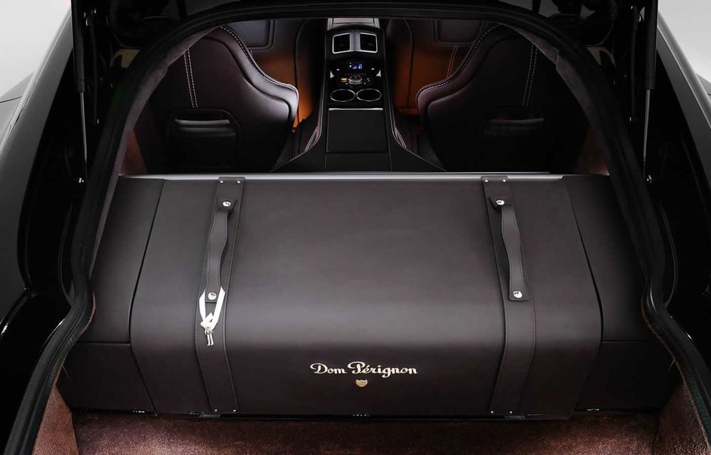 Inutil, dar spectaculos: Aston Martin Rapide S se transformă în minibar cu șampanie Dom Perignon - Poza 9