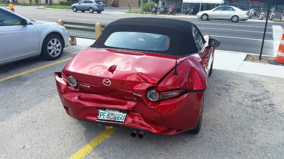 Primul accident cu noua Mazda MX-5 a avut loc la doar un kilometru de la livrare - Poza 2