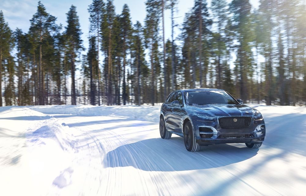 Jaguar prezintă noi imagini ale prototipului lui F-Pace, primul crossover al mărcii - Poza 4