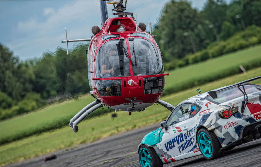 Spectacol total marca Red Bull: Felix Baumgartner copiază la manşa unui elicopter drifturile unei Toyota GT86 de 1000 CP - Poza 5