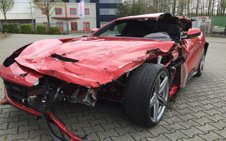 Un german cere 77.000 de euro pe epava unui Ferrari F12 Berlinetta făcut daună totală