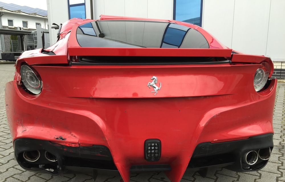 Un german cere 77.000 de euro pe epava unui Ferrari F12 Berlinetta făcut daună totală - Poza 7