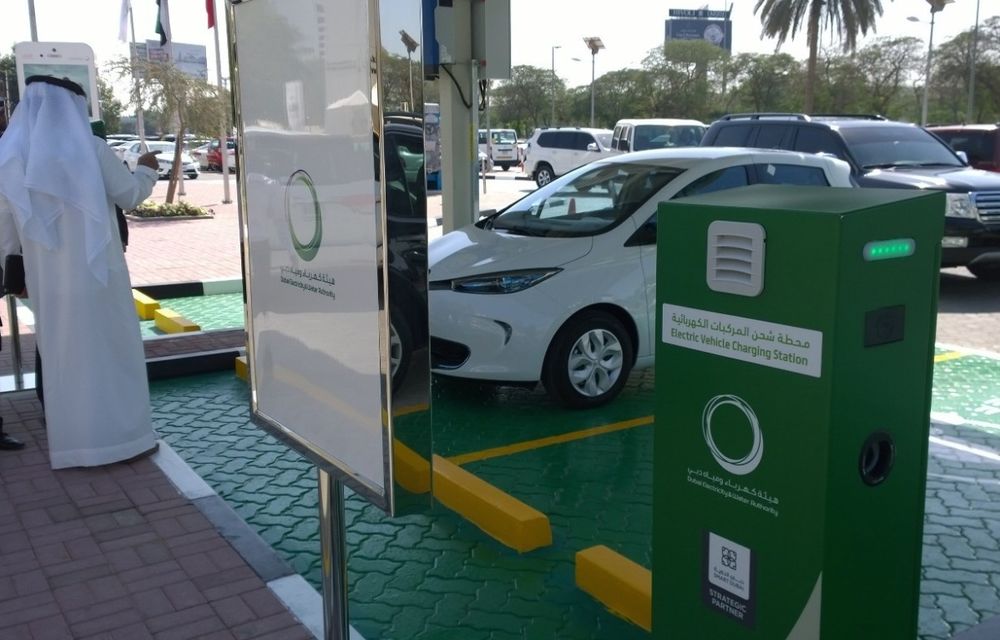 Paradox pe tărâmul petrolului: 100 de stații de încărcare pentru mașini electrice vor fi deschise în Dubai până la sfârșitul anului - Poza 1