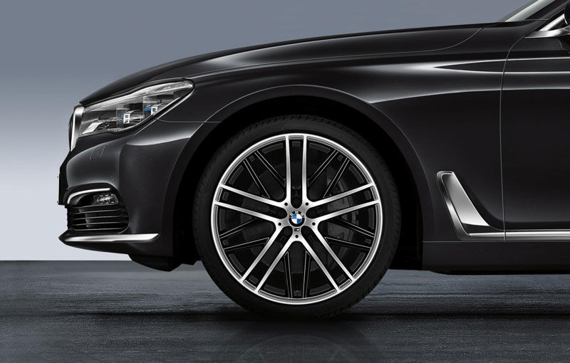 BMW Seria 7 primește o serie de accesorii ale diviziei de performanță M - Poza 1