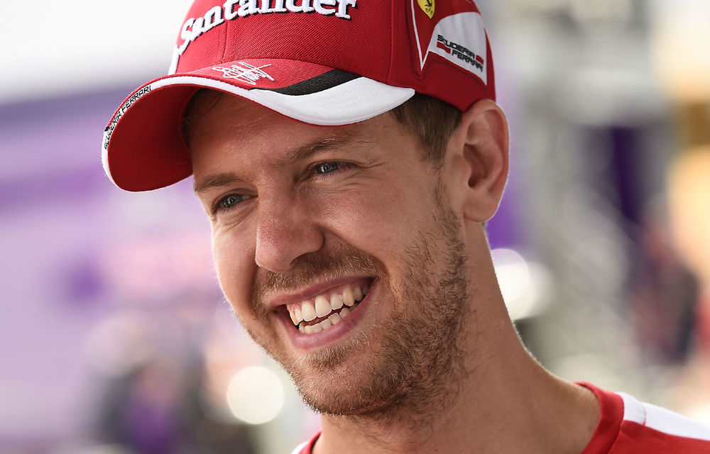 Vettel insistă că nu a avut nicio influenţă în prelungirea contractului lui Raikkonen - Poza 1