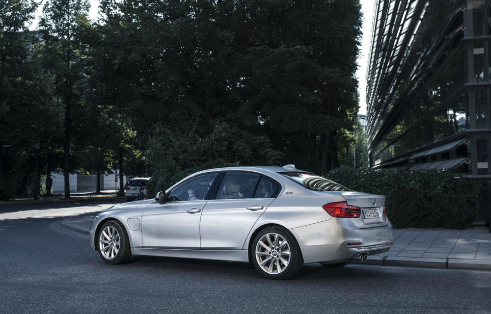 BMW 330e: consum de 1.9 litri pentru versiunea hibridă alimentată la priză a actualului Seria 3 - Poza 15