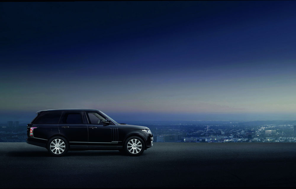 Range Rover Sentinel este primul model blindat produs oficial de către constructorul britanic - Poza 5