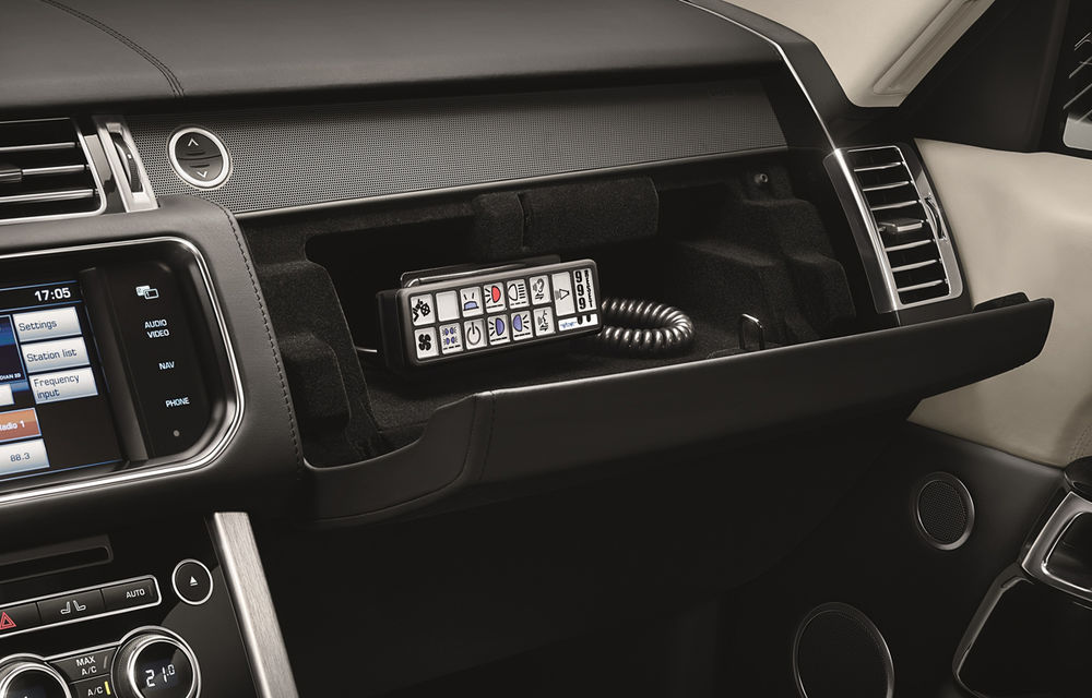Range Rover Sentinel este primul model blindat produs oficial de către constructorul britanic - Poza 7