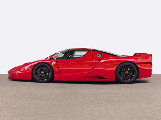 Un Ferrari FXX semnat de Michael Schumacher este de vânzare: licitația pornește de la un milion de euro - Poza 3