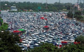 India: ambuteiaj pe 26 de benzi din cauza experimentelor pentru fluidizarea traficului