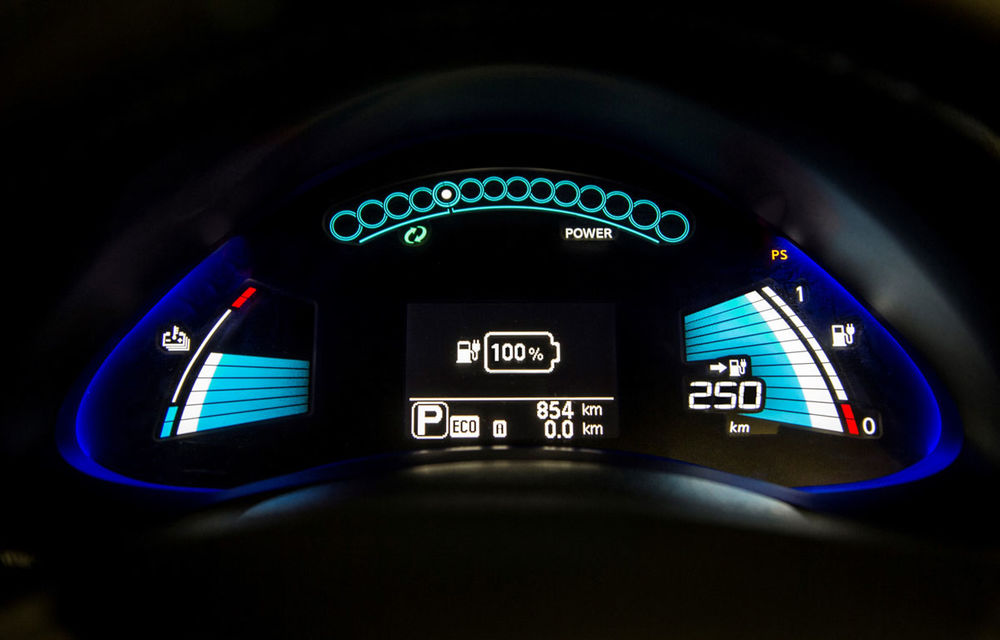 Nissan Leaf primeşte un update pentru 2016: autonomia creşte la 250 de kilometri - Poza 8