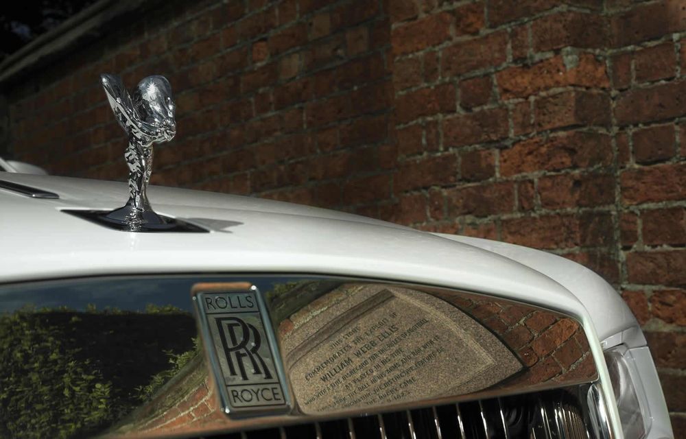 Rolls Royce Wraith, îmbrăcat în culorile echipei naționale engleze de rugby - Poza 3